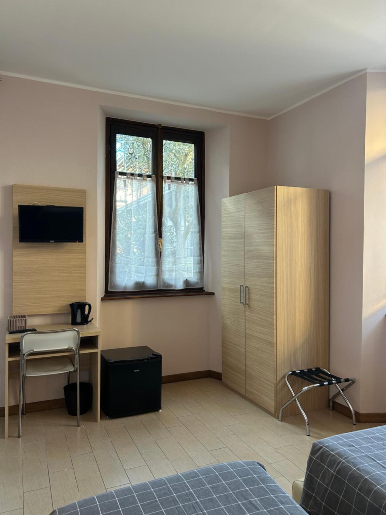 Casa Giardinetto Hotel สเตรซา ภายนอก รูปภาพ