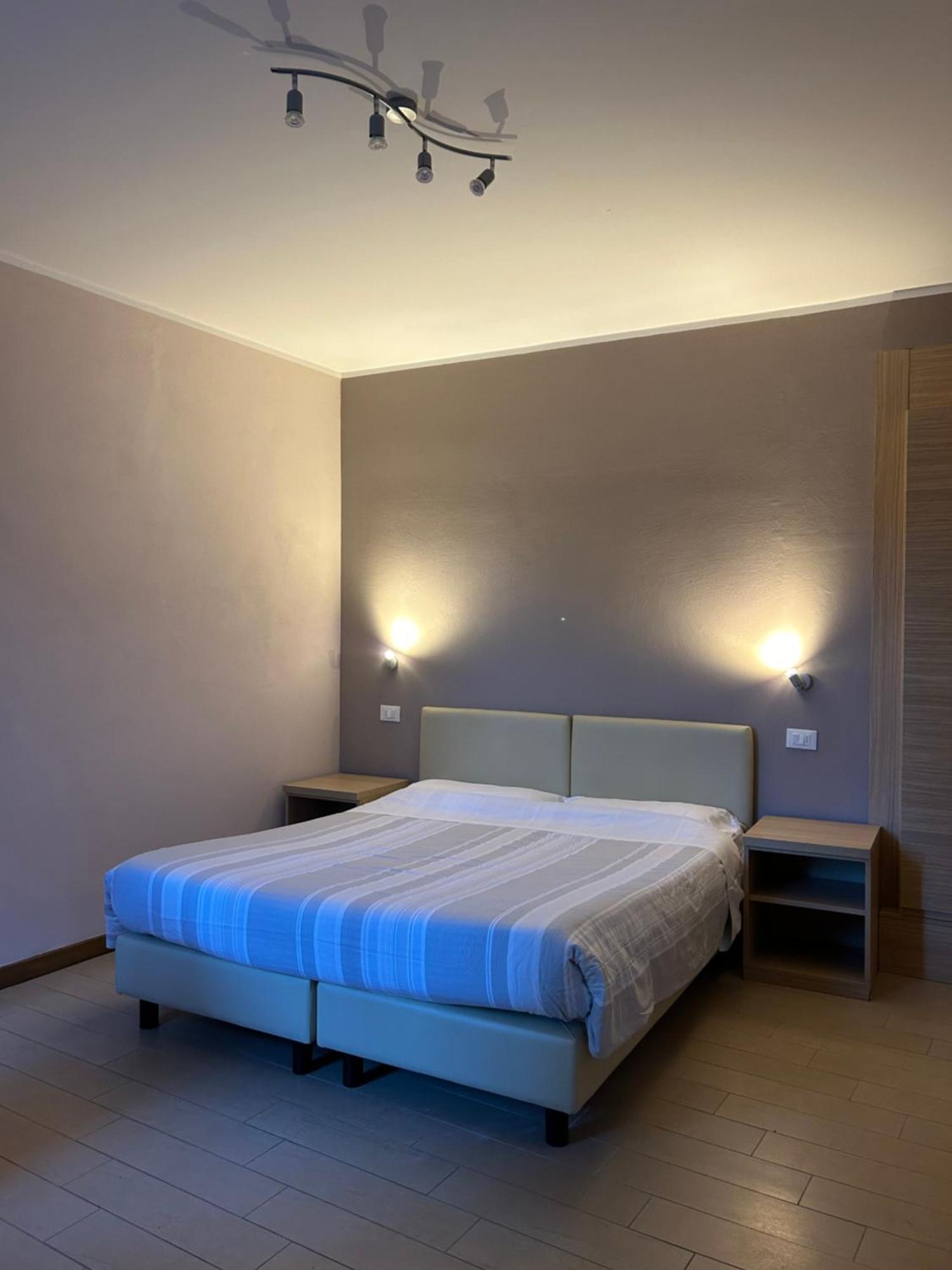 Casa Giardinetto Hotel สเตรซา ภายนอก รูปภาพ