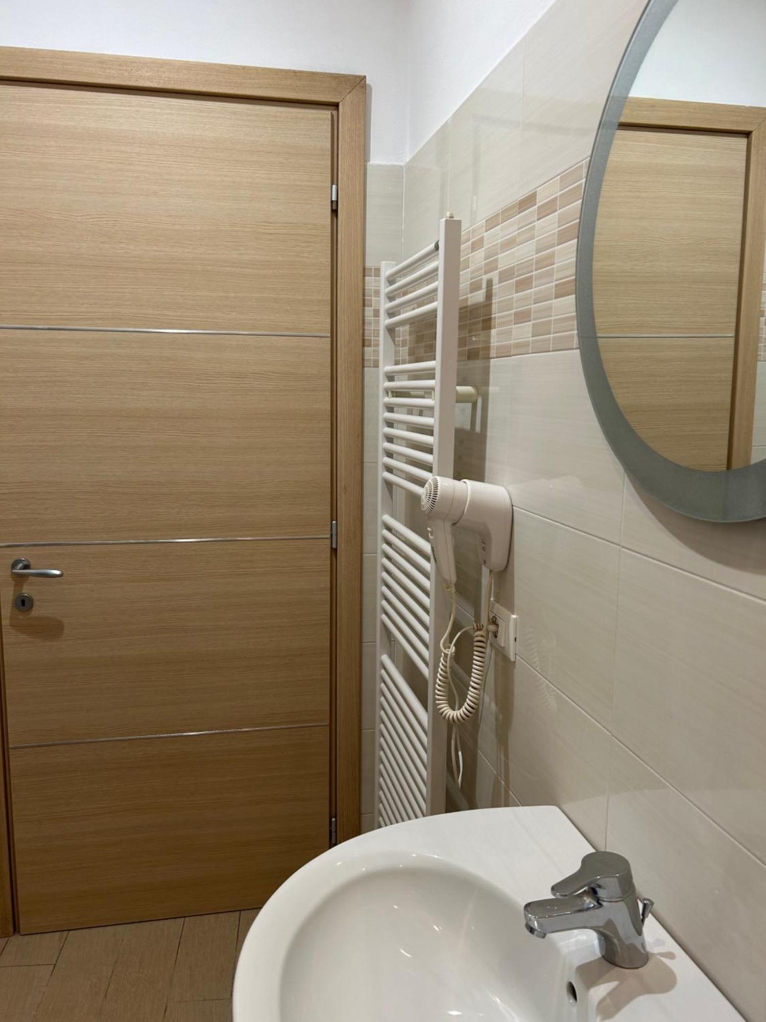 Casa Giardinetto Hotel สเตรซา ภายนอก รูปภาพ