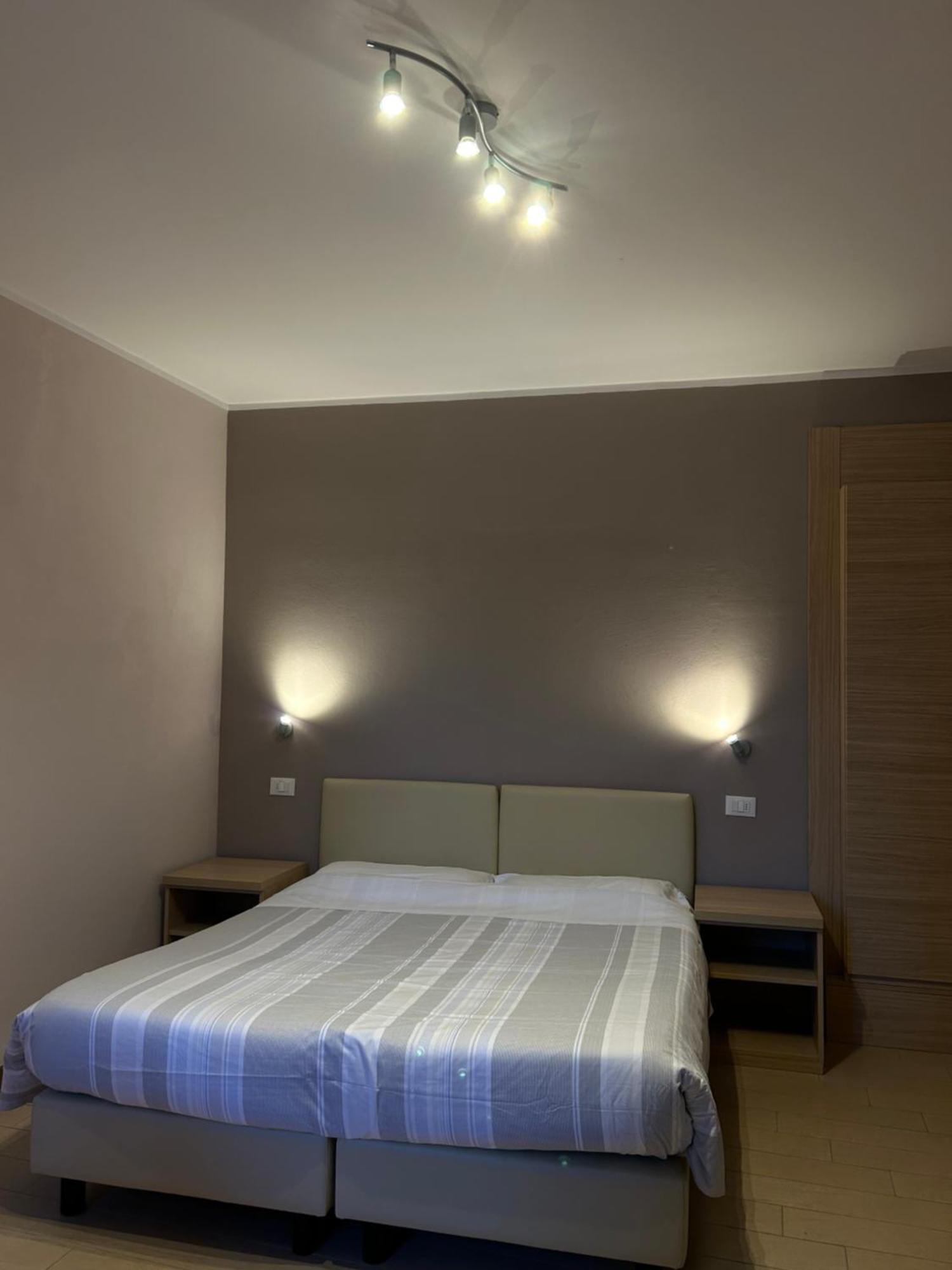 Casa Giardinetto Hotel สเตรซา ภายนอก รูปภาพ